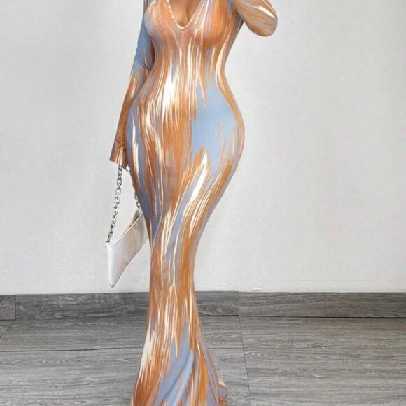 Bodycon Long Sleeve Dress - Picture 6 of 7